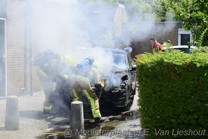 Mediaterplaatse auto brand florence nightingalestraat hoofddorp Image00002