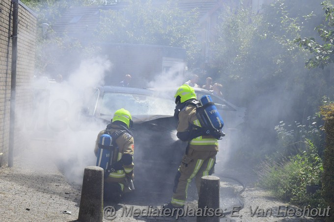 Mediaterplaatse auto brand florence nightingalestraat hoofddorp Image00005