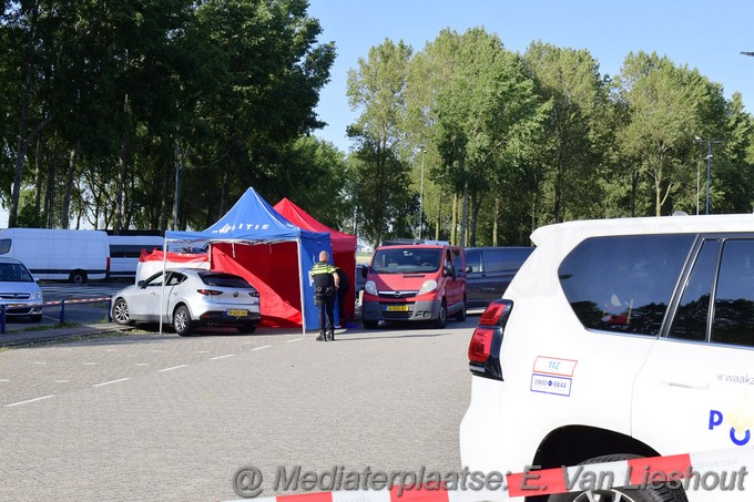 Mediaterplaatse dode gevonden in auto op parkeerplaats rygenhoek in hoofddorp hdp Image00001