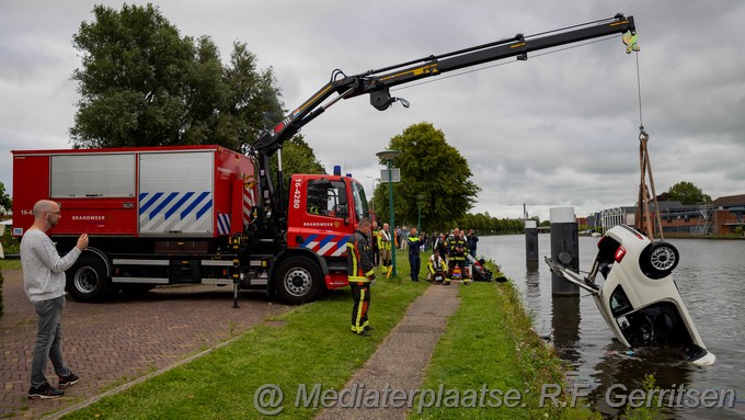 Mediaterplaatse voertuig te water oudshoornseweg alphen a d rijn Image00003