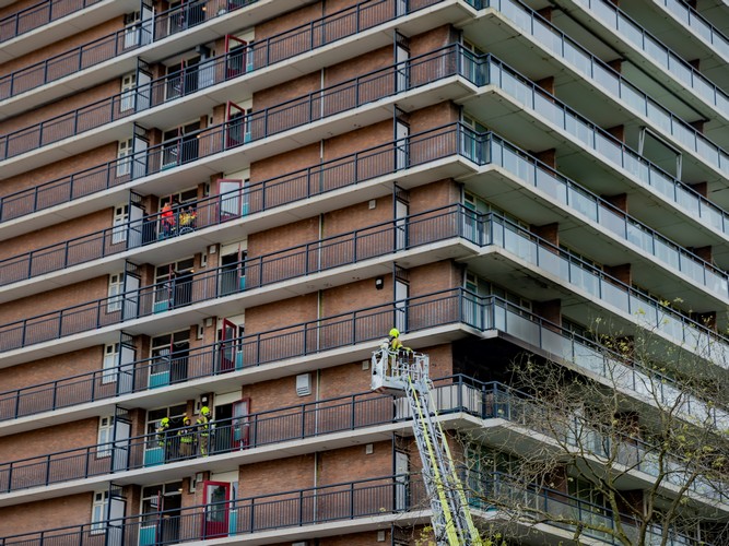 Mediaterplaatse grip 1 grote brand arrheniusweg rotterdam Image00009