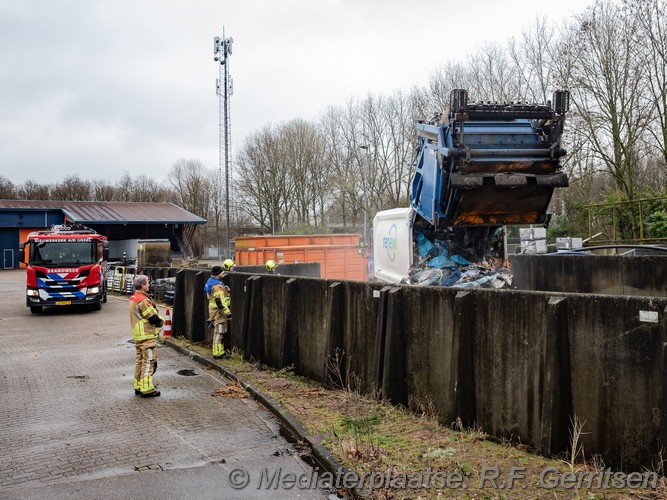 Mediaterplaatse auto brand nieuwerkerk aan de ijssel 16022024 Image00001