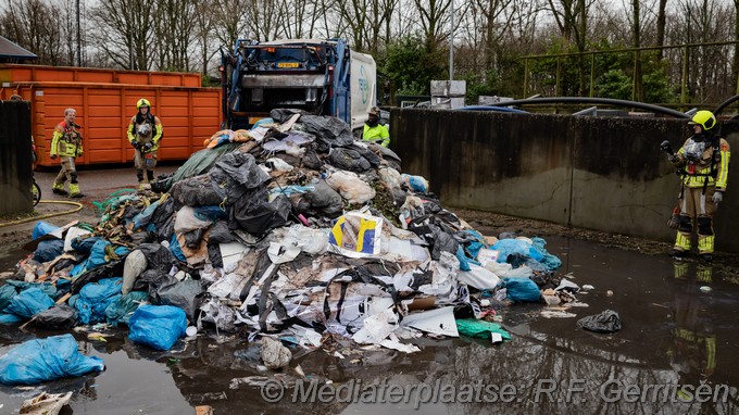 Mediaterplaatse auto brand nieuwerkerk aan de ijssel 16022024 Image00002