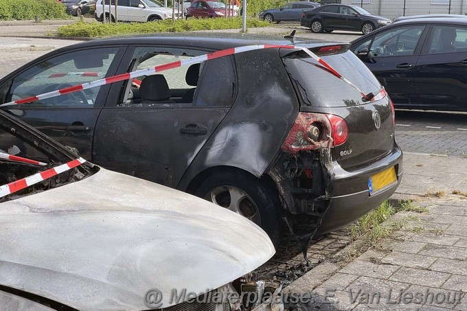 Mediaterplaatse auto brand twee voertuigen hoofddorp 24052024 Image00002