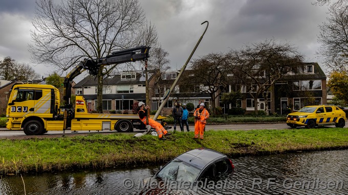 Mediaterplaatse voertuig te water groenhoverweg gouda 22112024 Image00013