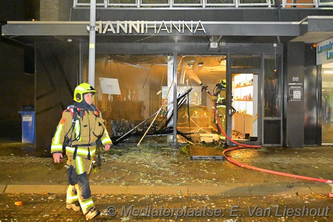 Mediaterplaatse brand na explosie kapper hoofddorp 26102024 Image00005