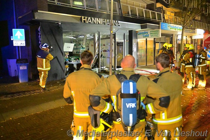 Mediaterplaatse brand na explosie kapper hoofddorp 26102024 Image00008