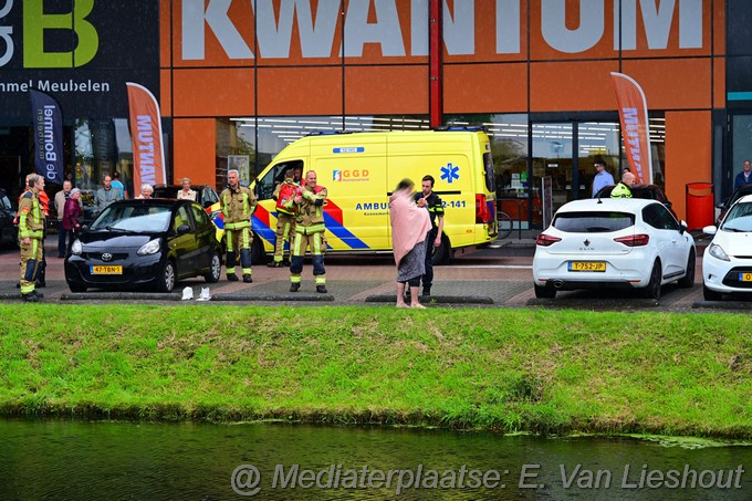 Mediaterplaatse auto te water cruquisplein 16062024 Image00003
