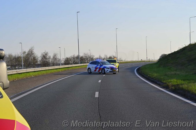 Mediaterplaatse auto op zijn kop A4 schiphol 31032025 Image00005