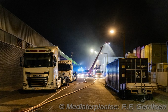Mediaterplaatse grote brand industrie edisonstraat vlaardingen 05042025 Image00005