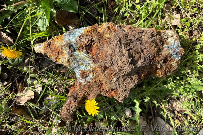 Mediaterplaatse explosief gevonden in tuin nieuw vennep 14042025 Image00004