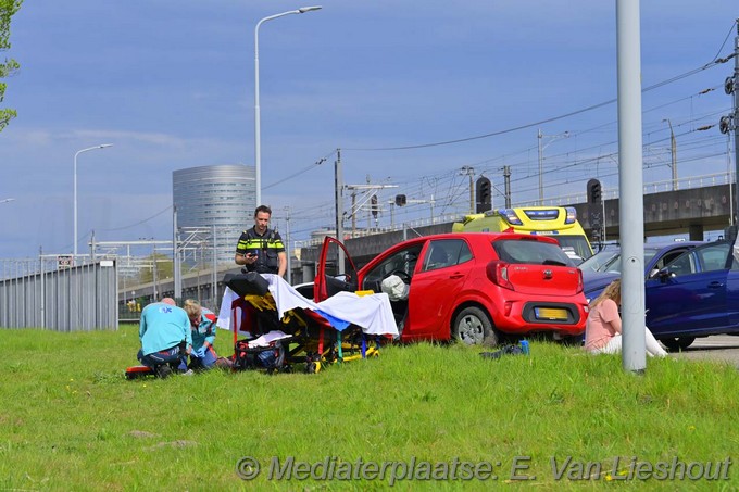 Mediaterplaatse ongeval met gewonden op de spoorlaan hoofddorp 15042025 Image00005