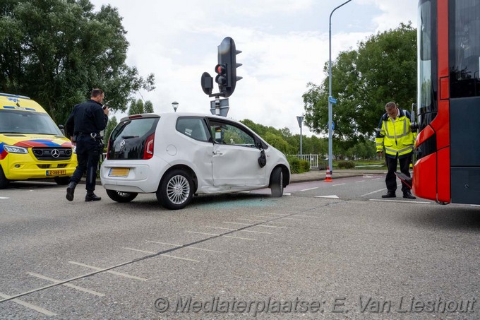 Mediaterplaatse Ongeval auto bus hoofddorp 01082025 Image00002