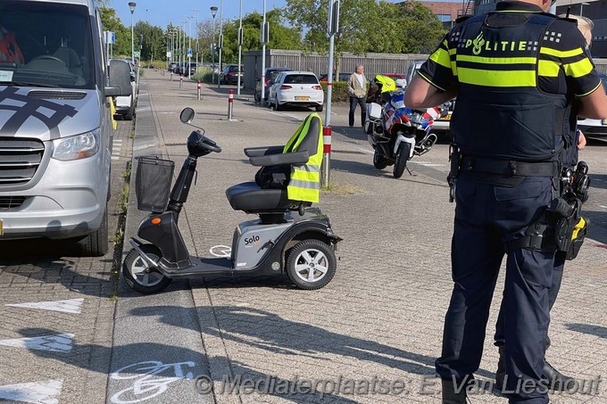 Mediaterplaatse ongeval molenaarslaan met scootmobiel autol hoofddorp 11062025 12062025 ongeval scootmobiel auto hdp 00001