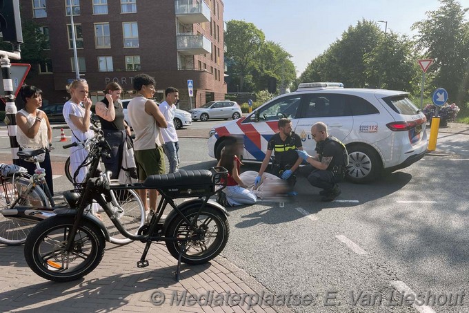 Mediaterplaatse meisje valt hard van haar fatebike hoofddorp 13062025 13062025 meisje valt van fatebike en komt op haar hoofd 00001