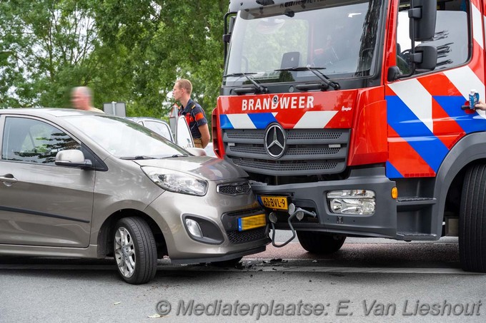 Mediaterplaatse ongeval auto brandweer wagen rijsenhout 14062025 14062025 ongeval auto brandweerwagen rijsenhout 00006