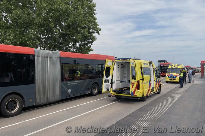 Mediaterplaatse ongeval voetganger lijnbus hoofdddorp 17062025 17062025 ongeval voetganger lijnbus hoofddorp 00001