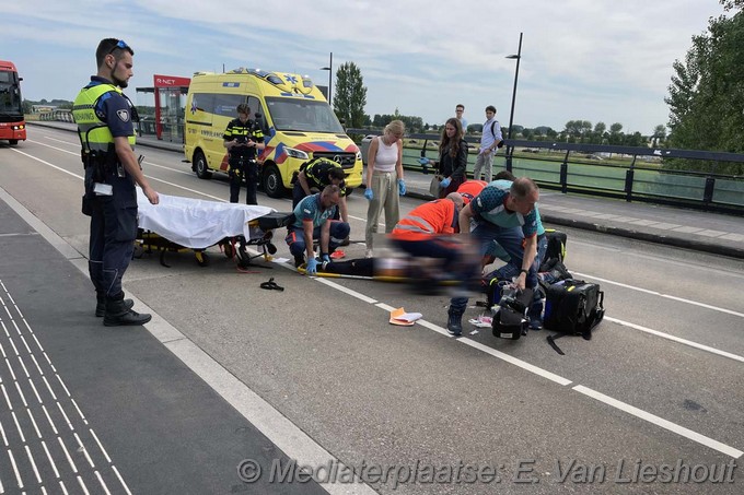Mediaterplaatse ongeval voetganger lijnbus hoofdddorp 17062025 17062025 ongeval voetganger lijnbus hoofddorp 00003
