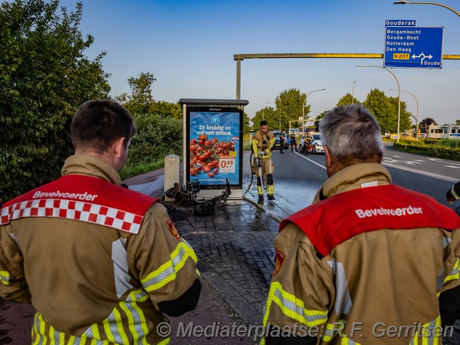 Mediaterplaatse scooter brand provincialeweg haastrecht 21062025 22062025 scooter in de brand provincialeweg haastrecht 00015