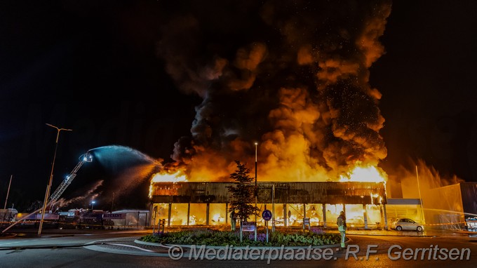 Mediaterplaatse grote brand alphen aan de rijn den hoorn 05052025 grote brand alphen aan de rijn den hoorn 00005