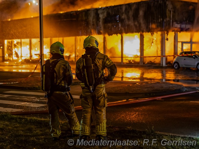 Mediaterplaatse grote brand alphen aan de rijn den hoorn 05052025 grote brand alphen aan de rijn den hoorn 00009