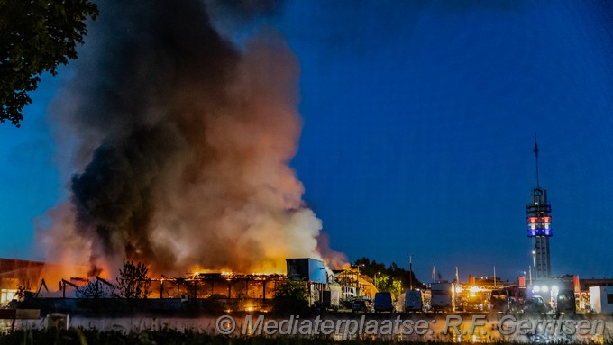 Mediaterplaatse grote brand alphen aan de rijn den hoorn 05052025 grote brand alphen aan de rijn den hoorn 00017