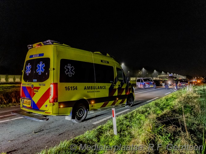 Mediaterplaatsen auto te water reeuwijkse randweg reeuwijk 06112025 Image00005