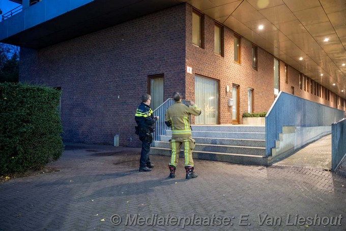 Mediaterplaatsen water komt uit appartement in hoofddorp 13112025 Image00004