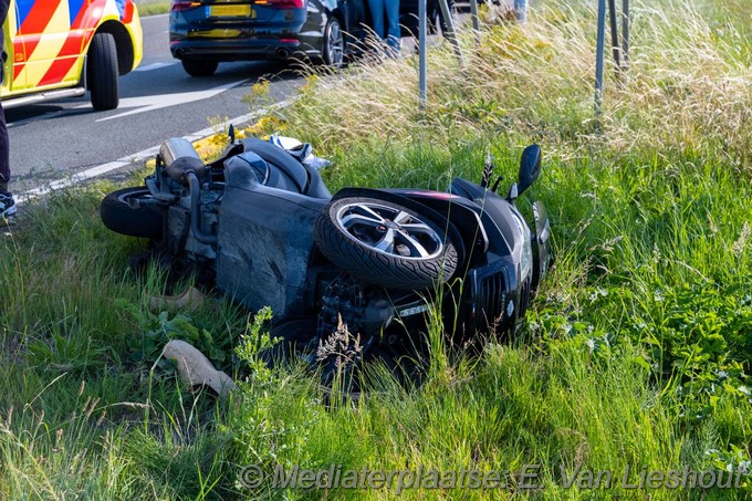 Mediaterplaatse ongeval motor auto spoorbaan hoofddorp 04072025 04072025 ongeval op de spoorlaan hoofddorp 00005