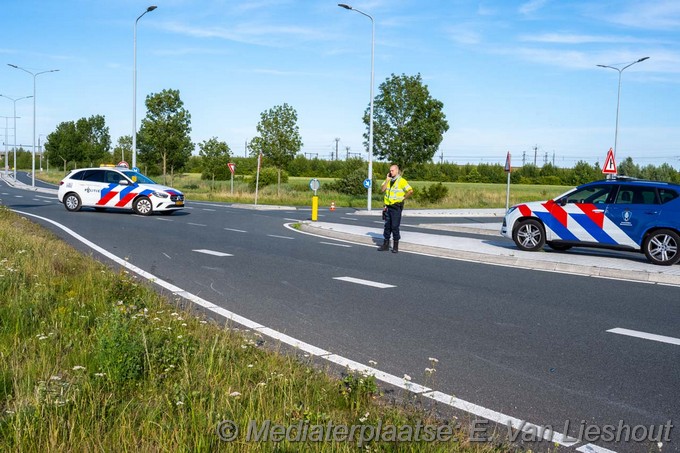 Mediaterplaatse ongeval motor auto spoorbaan hoofddorp 04072025 04072025 ongeval op de spoorlaan hoofddorp 00007