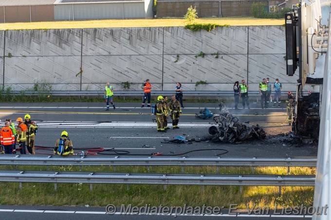 Mediaterplaatse scooter brand provincialeweg haastrecht 21062025 01072025 Zwaar ongeval met 2 doden a9 00004
