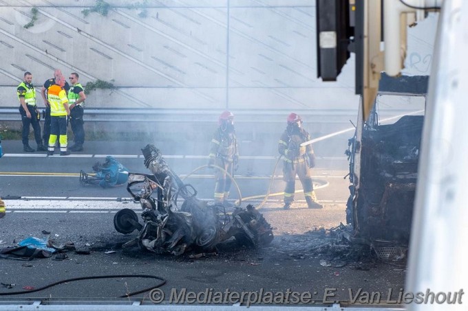Mediaterplaatse scooter brand provincialeweg haastrecht 21062025 01072025 Zwaar ongeval met 2 doden a9 00009