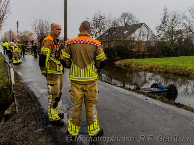 Mediaterplaatse auto te water hoogeind driebruggen 11022026 Image00010