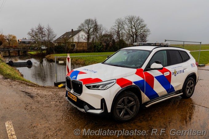 Mediaterplaatse auto te water hoogeind driebruggen 11022026 Image00015