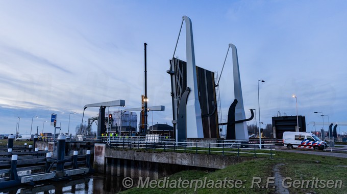 Mediaterplaatse auto te water julianasluis gouda 21012026 Image00015