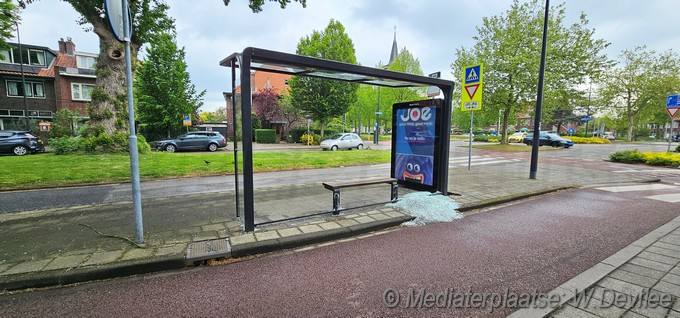 Mediaterplaatse 4 bushokjes vernield in leiden 02052026 Image00004