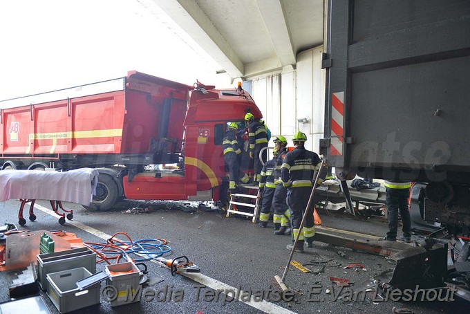 MediaTerplaatse zwaar ongeval a4 aquaduct ringvaart 02022018 Image00010
