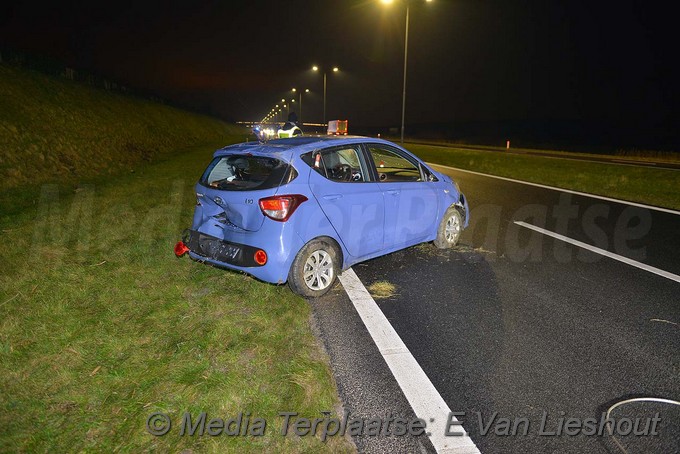 MediaTerplaatse Auto op kop drie mereneweg hoofddorp 09012016 Image00013