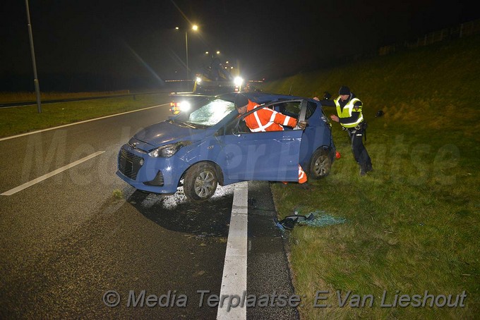 MediaTerplaatse Auto op kop drie mereneweg hoofddorp 09012016 Image00014