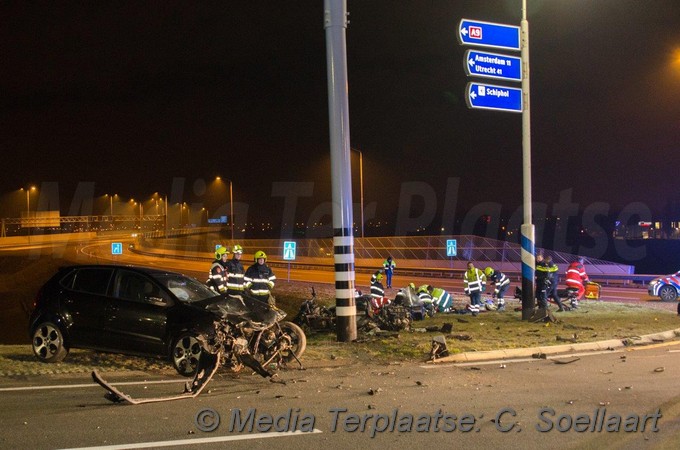 MediaTerplaatse Zwaar ongeval motor auto badhoevedorp 09012016 Image00007