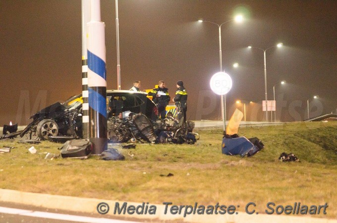 MediaTerplaatse Zwaar ongeval motor auto badhoevedorp 09012016 Image00010