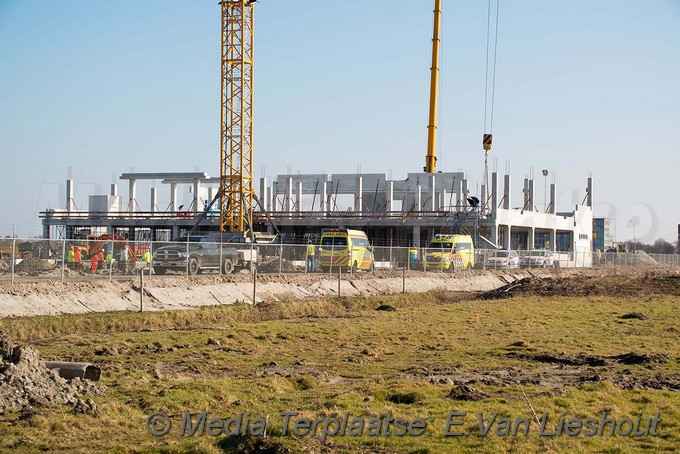 MediaTerplaatse bouwvakker gewond aalsmeerderweg rozenburg 22022018 Image00002