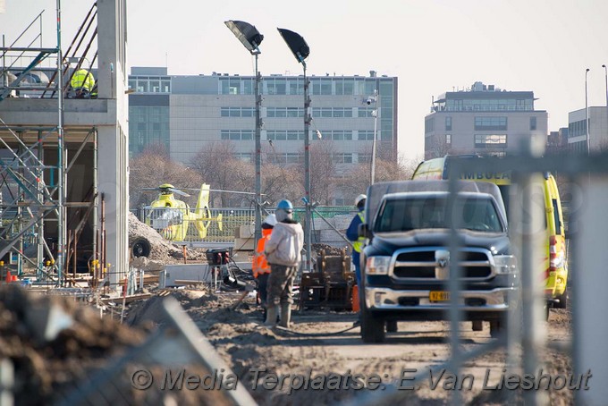 MediaTerplaatse bouwvakker gewond aalsmeerderweg rozenburg 22022018 Image00005