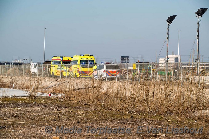 MediaTerplaatse bouwvakker gewond aalsmeerderweg rozenburg 22022018 Image00013