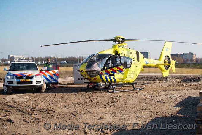 MediaTerplaatse bouwvakker gewond aalsmeerderweg rozenburg 22022018 Image00014