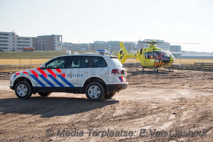 MediaTerplaatse bouwvakker gewond aalsmeerderweg rozenburg 22022018 Image00016