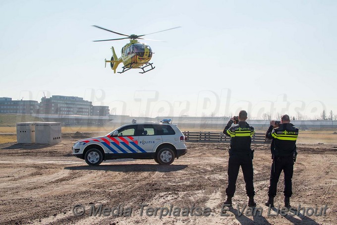 MediaTerplaatse bouwvakker gewond aalsmeerderweg rozenburg 22022018 Image00018