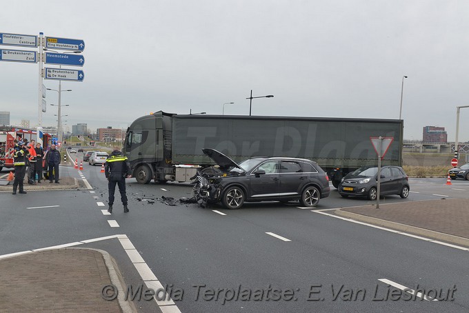Mediaterplaatse veel schade na ongeval hdp 04022019 Image00001
