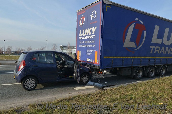 Mediaterplaatse ongeval auto vrachtwagen oude meer 18022019 Image00002