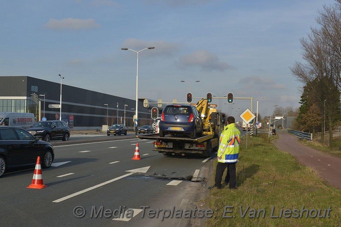 Mediaterplaatse ongeval auto vrachtwagen oude meer 18022019 Image00008